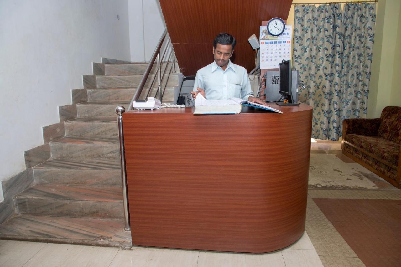 Oyo 11346 Hotel Tazz Odisha Bhubaneswar Exteriör bild