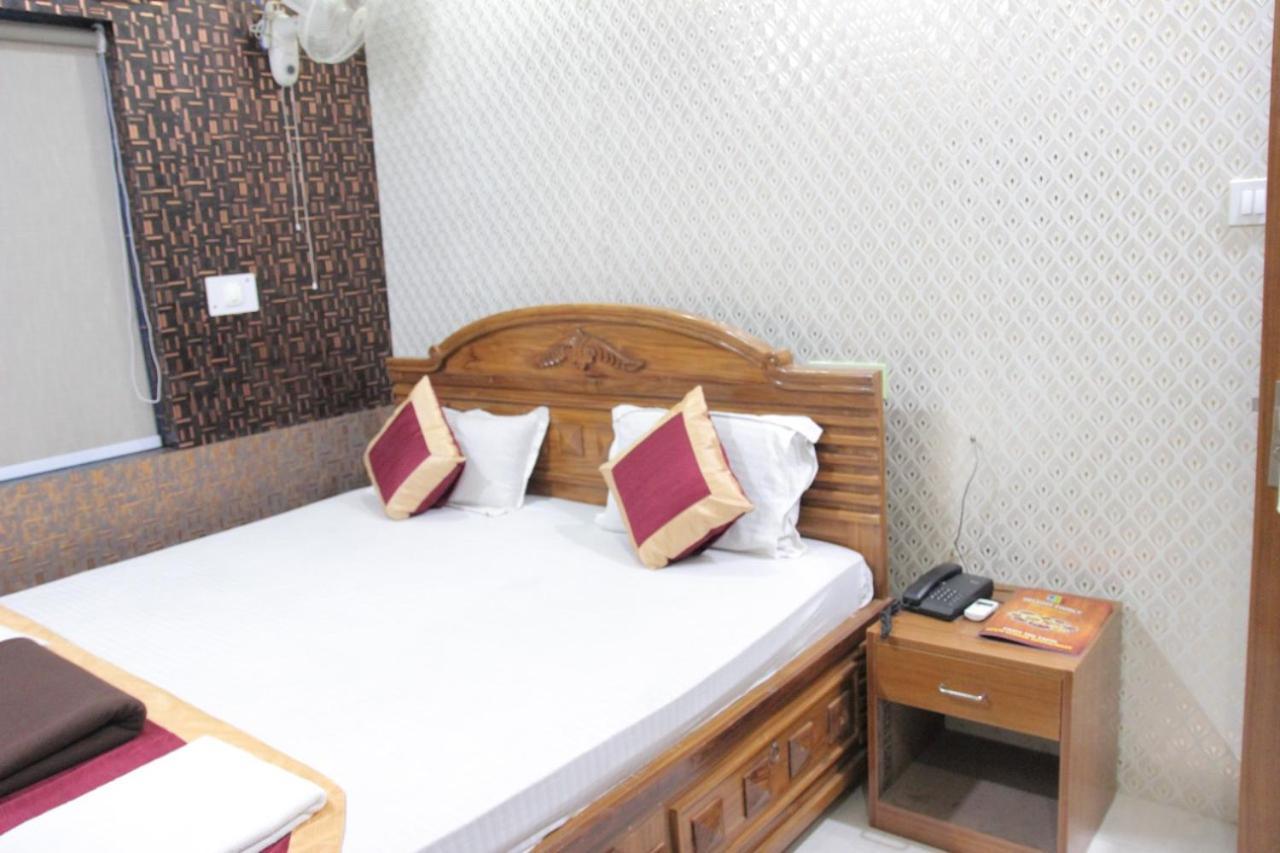 Oyo 11346 Hotel Tazz Odisha Bhubaneswar Exteriör bild