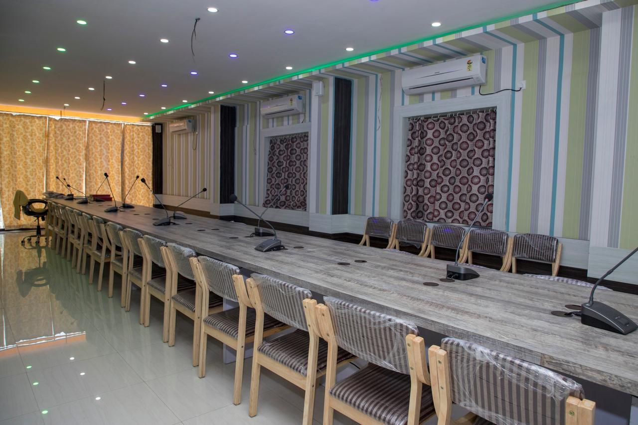 Oyo 11346 Hotel Tazz Odisha Bhubaneswar Exteriör bild