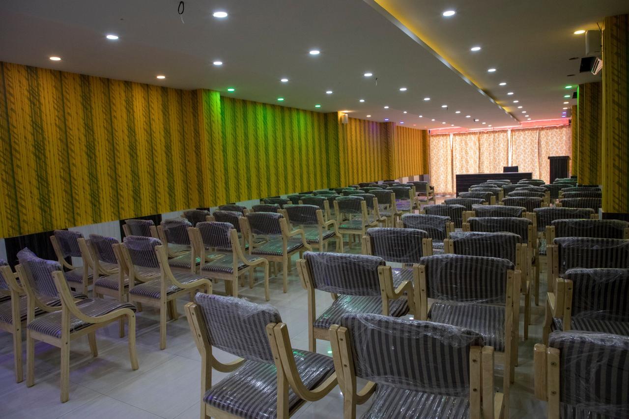 Oyo 11346 Hotel Tazz Odisha Bhubaneswar Exteriör bild